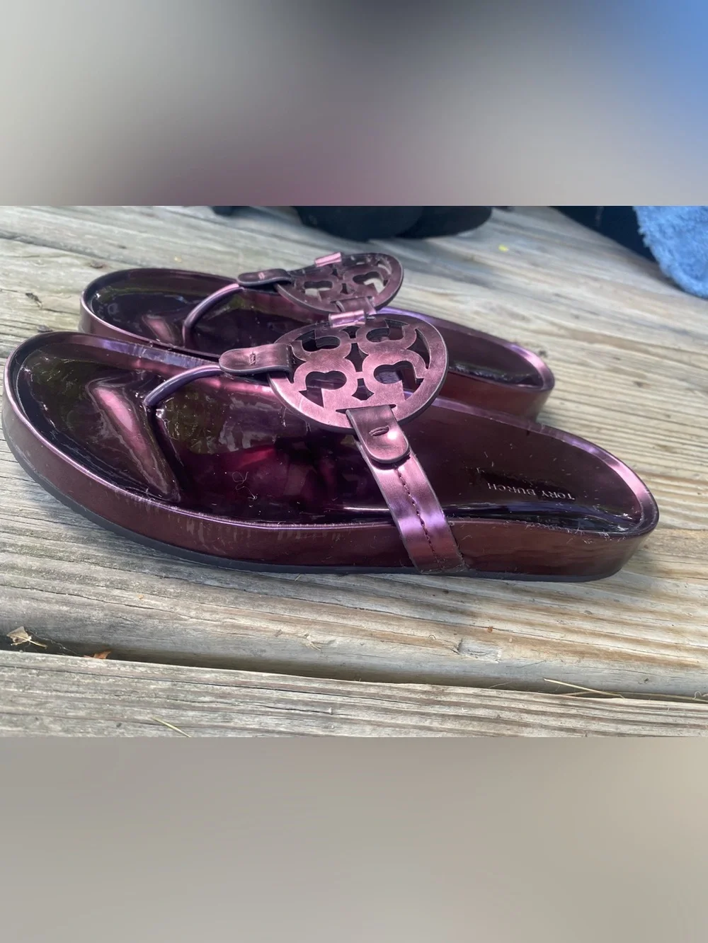 TORY BURCH- “Miller Cloud” Purple Metallic Mirror Logo Thong Sandals